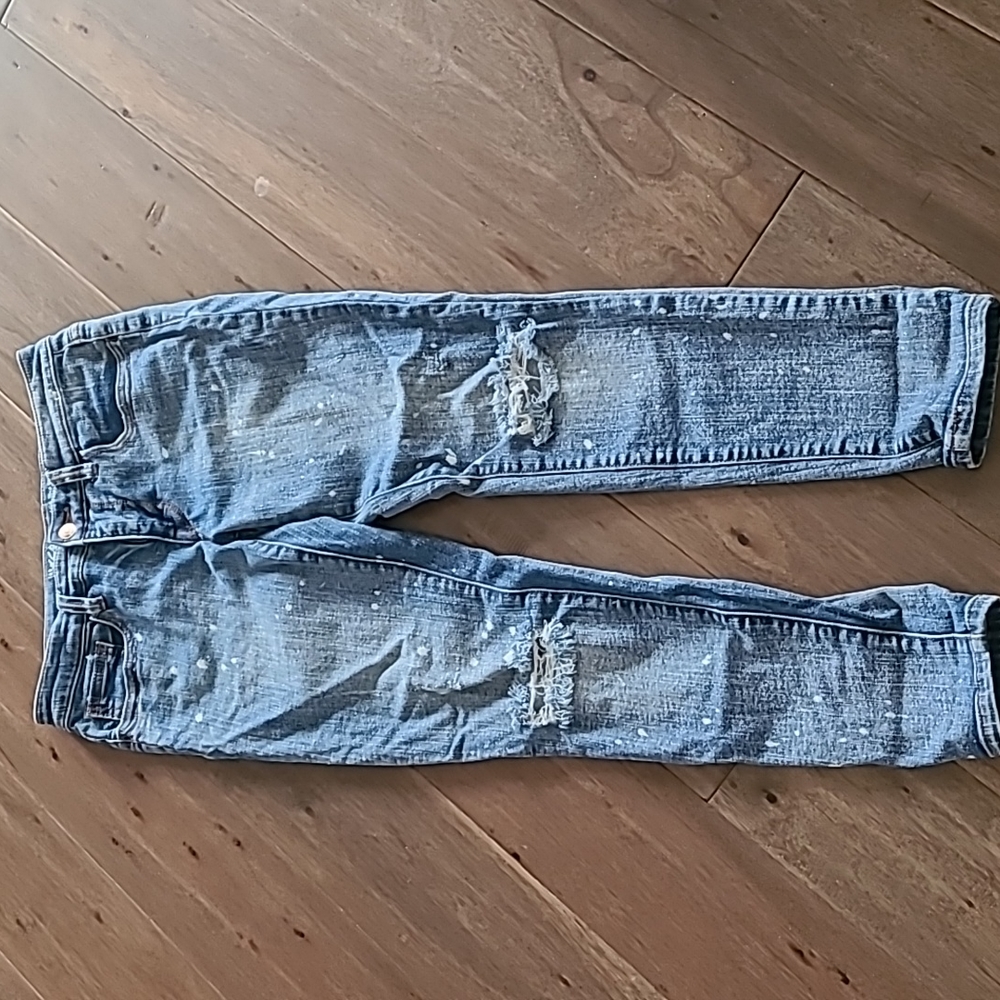 Mid-rise skinny jeans